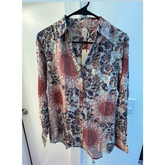 Anthropologie Tops - Anthropologie Raga button down